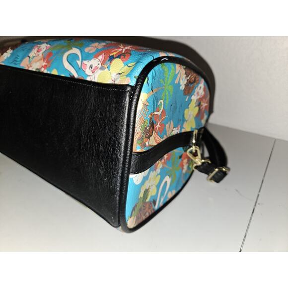 LOUNGEFLY Disney Moana Barrel Purse RARE! 10x7.5x5 - Picture 10 of 13